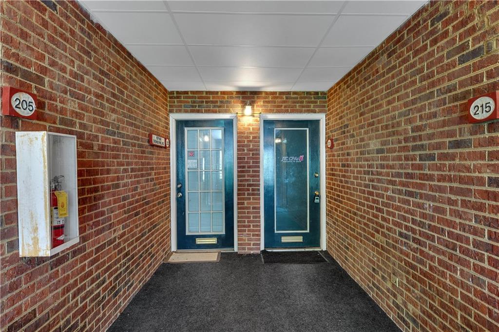 425 E Crossville Road 213