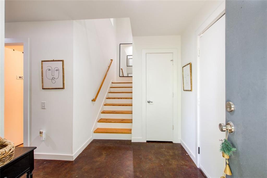 241 Maynard Terrace SE 7