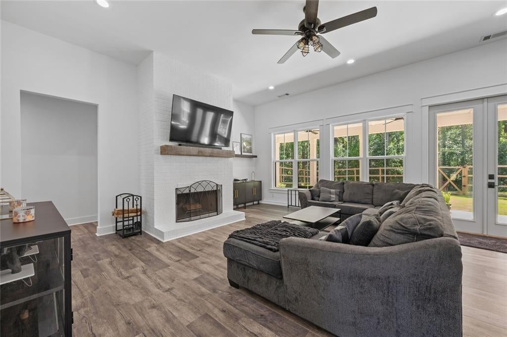 449 Hollingshed Rd, Dallas, GA, 30132, USA, 5 Bedrooms Bedrooms, ,4 BathroomsBathrooms,Residential,Active,449 Hollingshed Rd,7783802