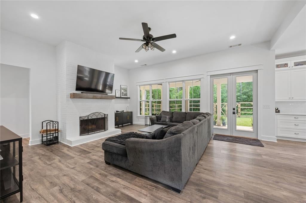 449 Hollingshed Rd, Dallas, GA, 30132, USA, 5 Bedrooms Bedrooms, ,4 BathroomsBathrooms,Residential,Active,449 Hollingshed Rd,7783802