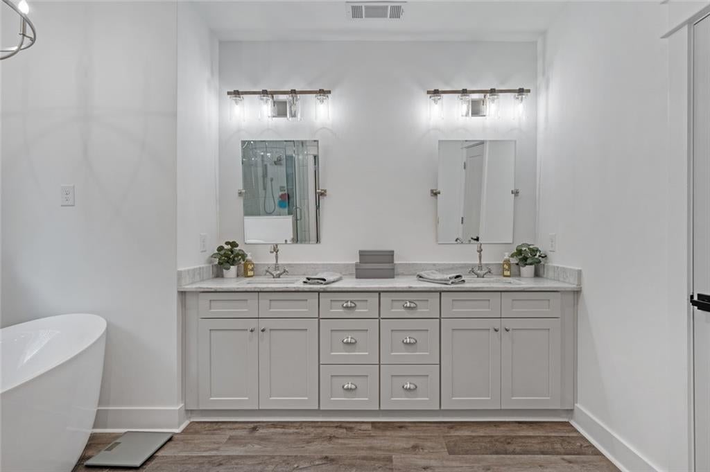 449 Hollingshed Rd, Dallas, GA, 30132, USA, 5 Bedrooms Bedrooms, ,4 BathroomsBathrooms,Residential,Active,449 Hollingshed Rd,7783802