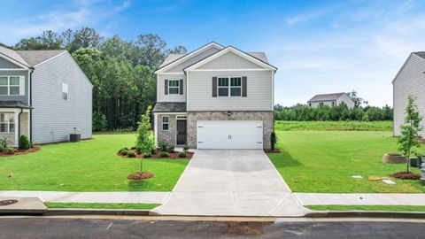 Homes For Sale - 8183 Elkhorn Drive<br/> Fairburn, GA 30213