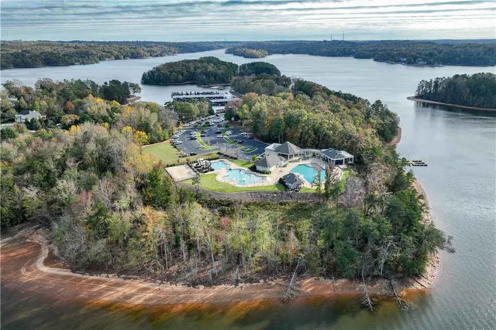 Gainesville, Georgia 30506, United States, 4 Bedrooms Bedrooms, ,4 BathroomsBathrooms,Residential,Pending,32104