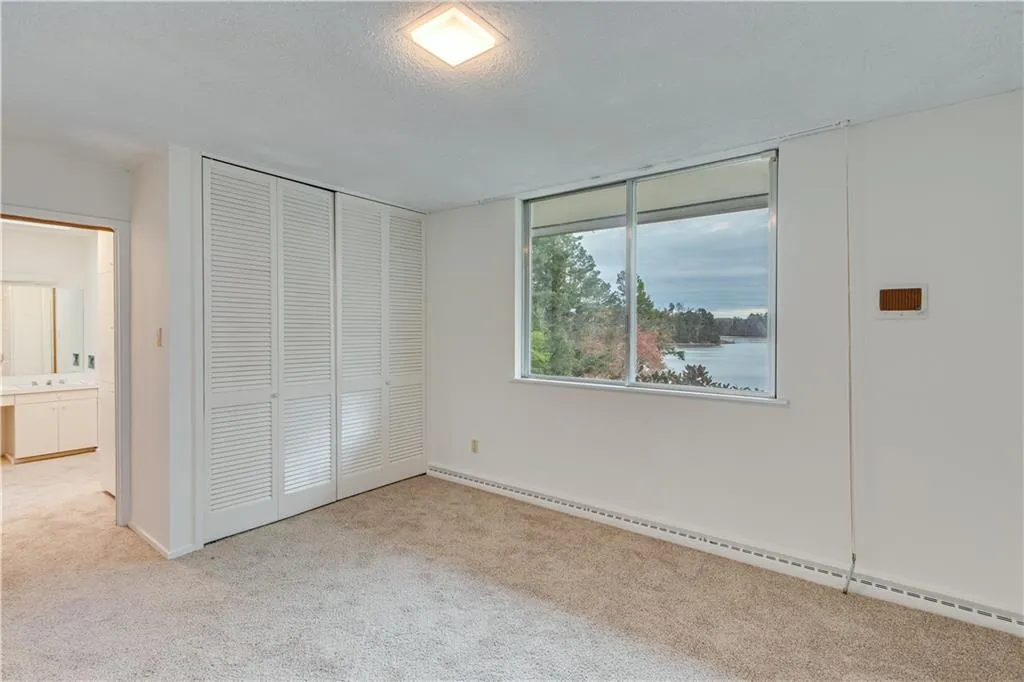 Gainesville, Georgia 30506, United States, 4 Bedrooms Bedrooms, ,4 BathroomsBathrooms,Residential,Pending,32104