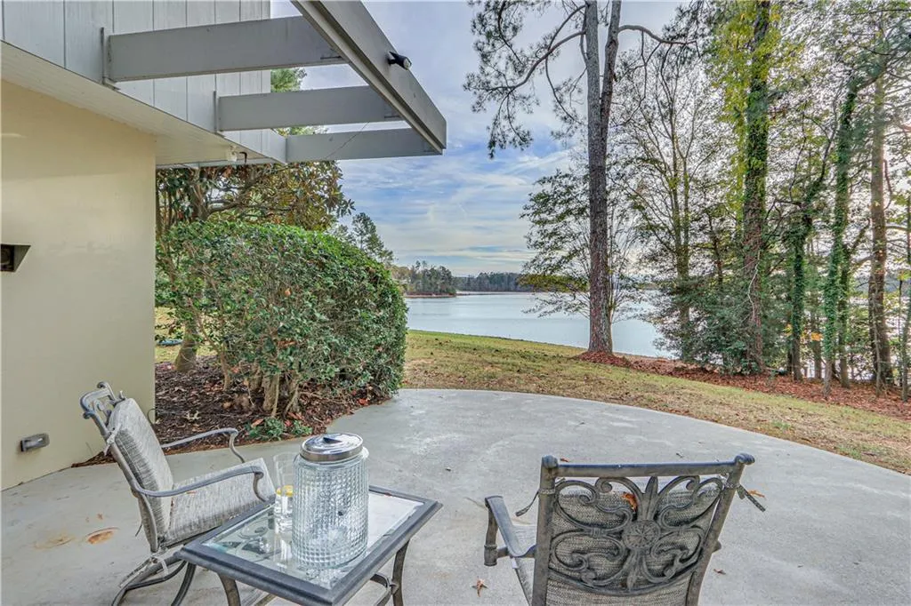 Gainesville, Georgia 30506, United States, 4 Bedrooms Bedrooms, ,4 BathroomsBathrooms,Residential,Pending,32104