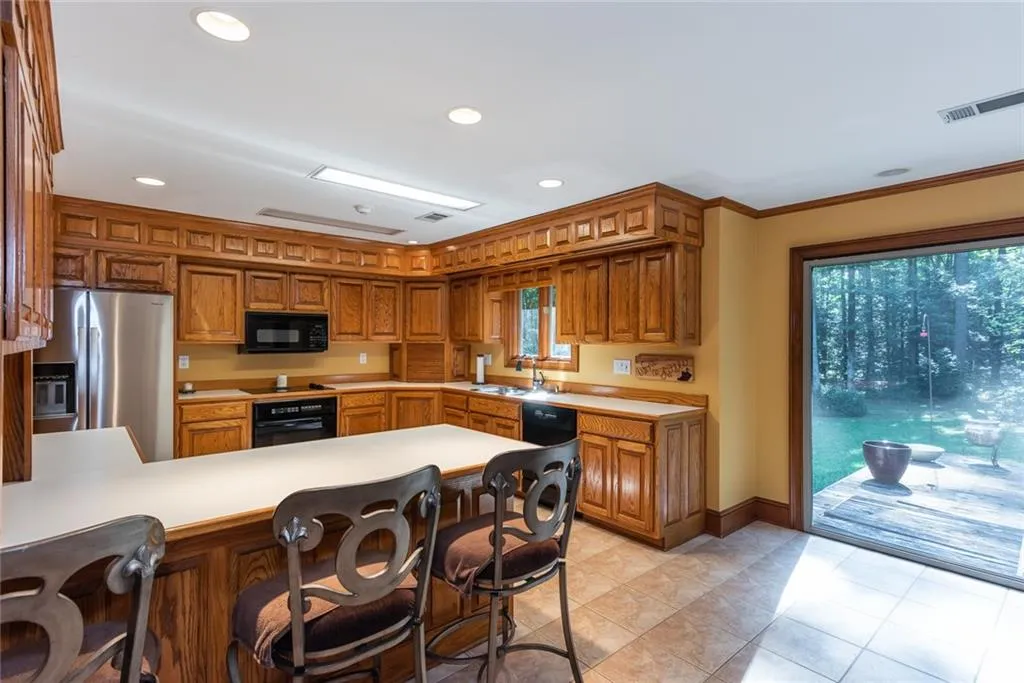 Conyers, Georgia 30094, United States, 3 Bedrooms Bedrooms, ,3 BathroomsBathrooms,Residential,Pending,201244