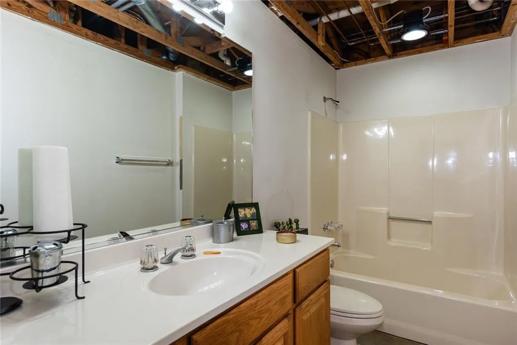 Conyers, Georgia 30094, United States, 3 Bedrooms Bedrooms, ,3 BathroomsBathrooms,Residential,Pending,201244