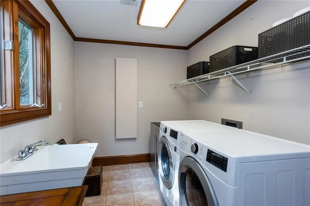 Conyers, Georgia 30094, United States, 3 Bedrooms Bedrooms, ,3 BathroomsBathrooms,Residential,Pending,201244