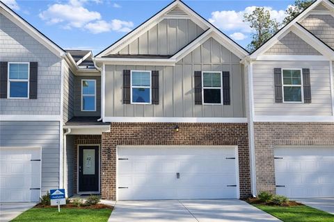 Townhouse For Sale - 302 Switcher Court<br/> Union City, GA 30291