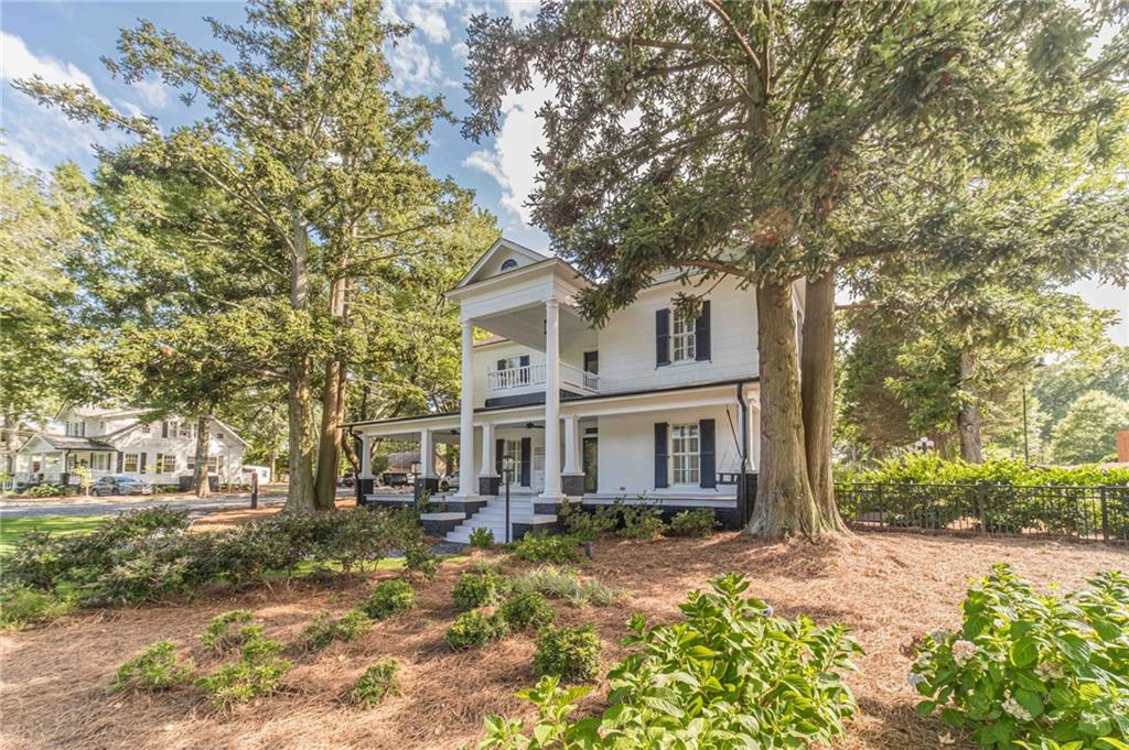 2037 Grayson Highway