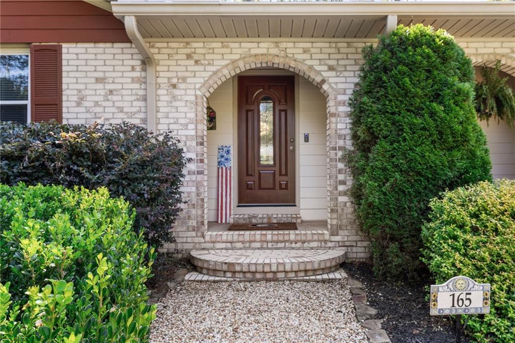 165 Canterbury Drive