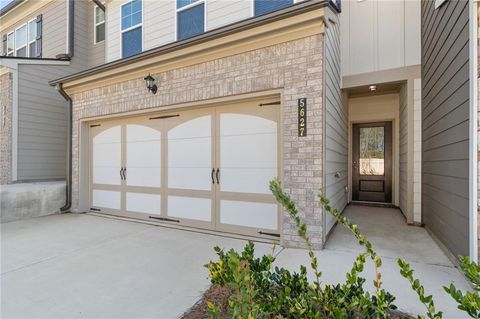 Townhouse For Sale - 5627 Chickory Drive<br/> Flowery Branch, GA 30542