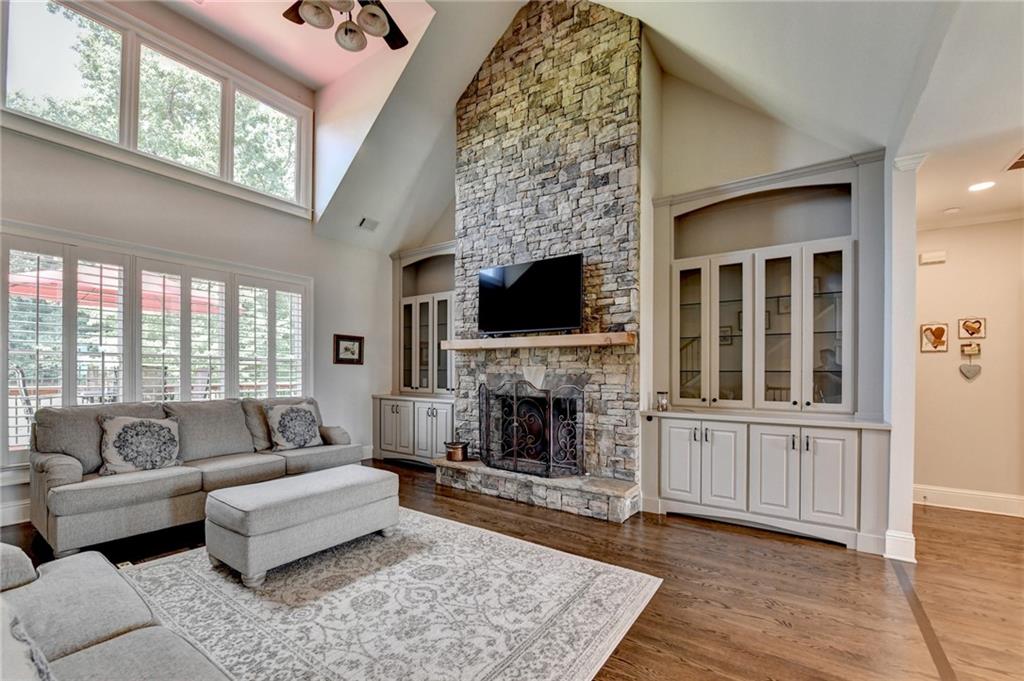 3173 MULBERRY GREENS Lane