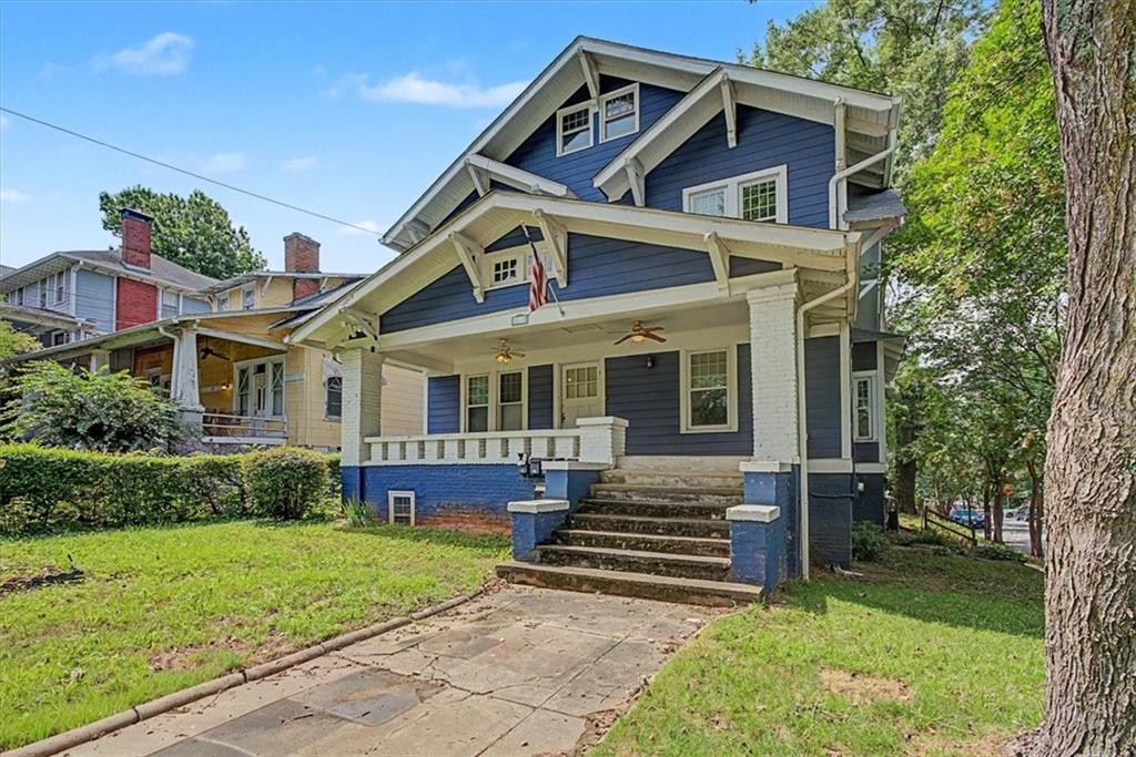 811 Saint Charles Avenue NE