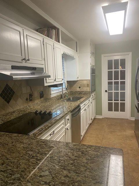 1111 GUNNISON Court