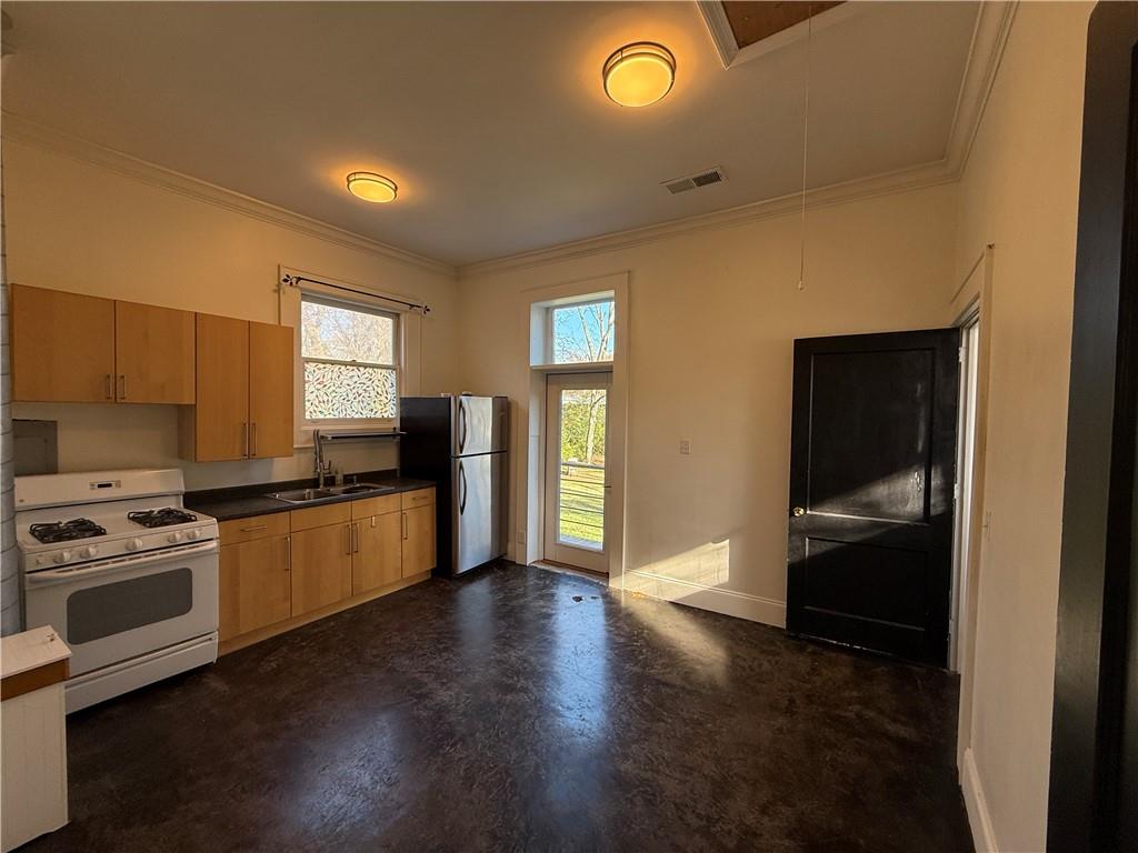 229 Howard Street NE