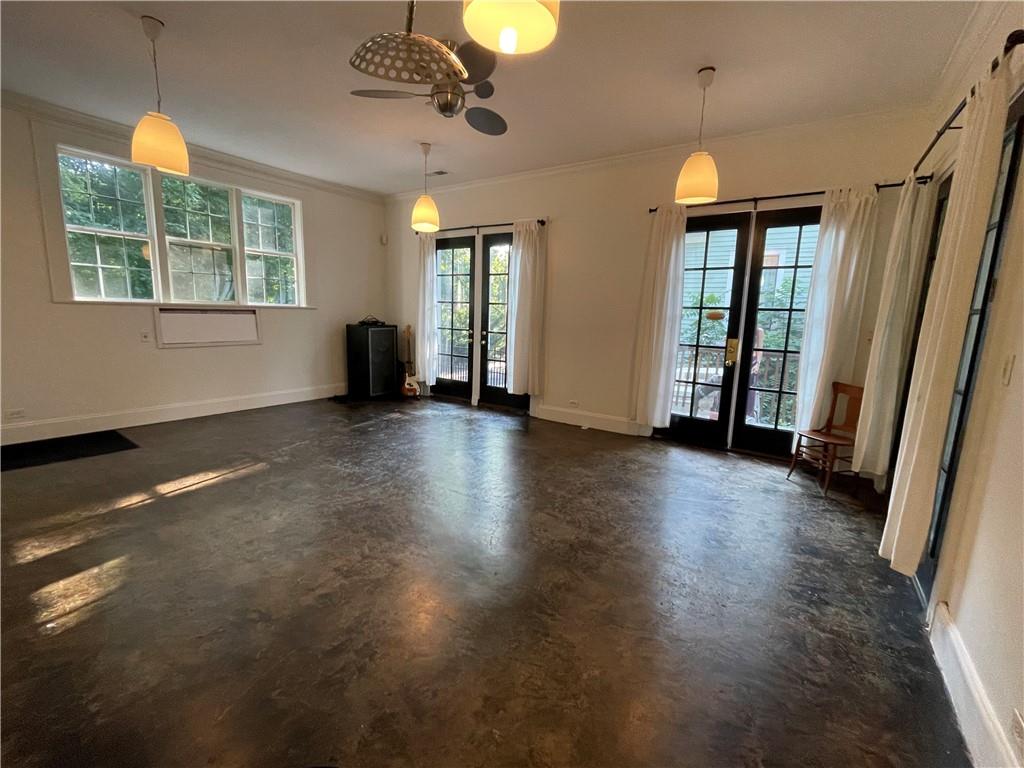 229 Howard Street NE