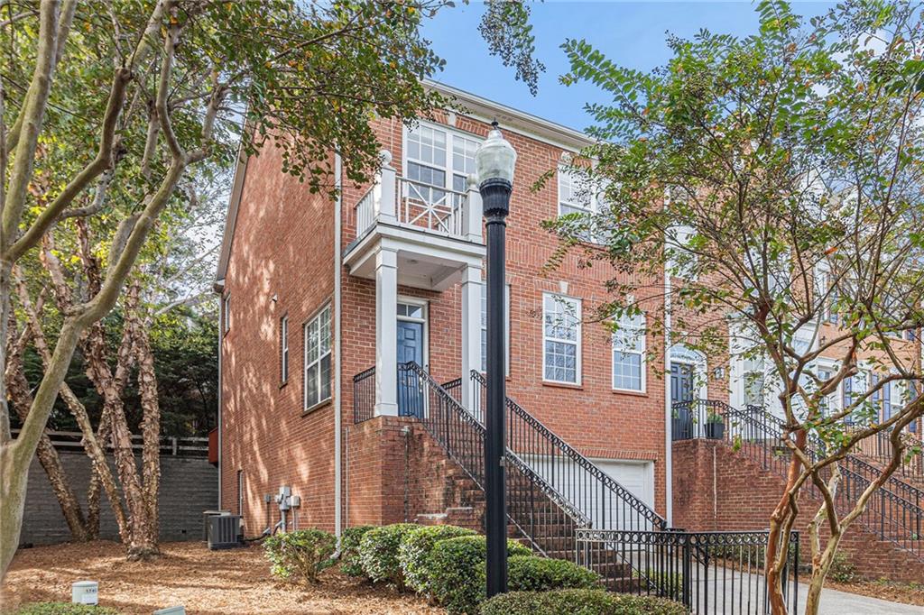 1740 Highlands View SE