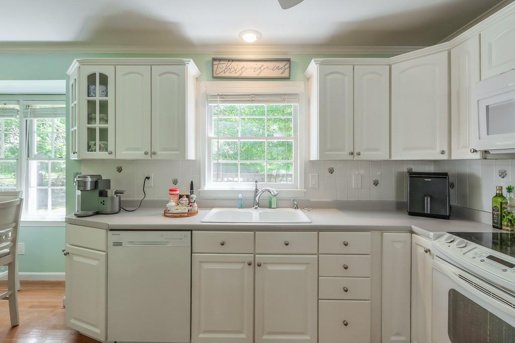 1423 Fairfield Drive, Lilburn, Georgia image 9