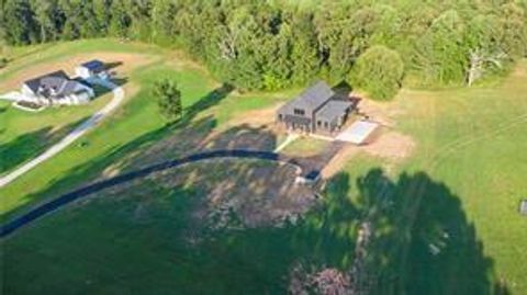 A home in Dawsonville