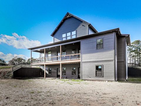 A home in Dawsonville