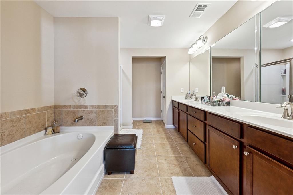 1635 Hampton Oaks Drive, Alpharetta, Georgia image 18