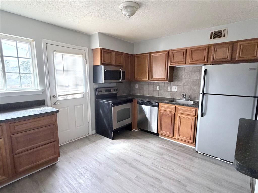 195 Sycamore Drive C24