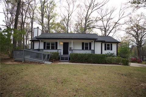 Homes For Sale - 2955 Flowers Drive<br/> Douglas County, Douglasville, GA 30135