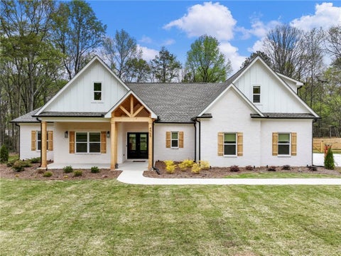 Homes For Sale - 4939 Emory Griffin Road<br/> Hall County, Gillsville, GA 30543