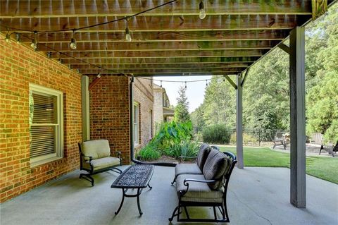 A home in Dacula