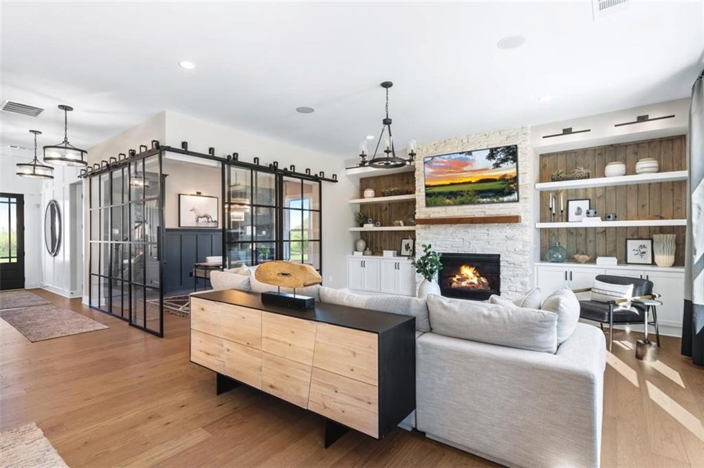 121 Villanueva Road