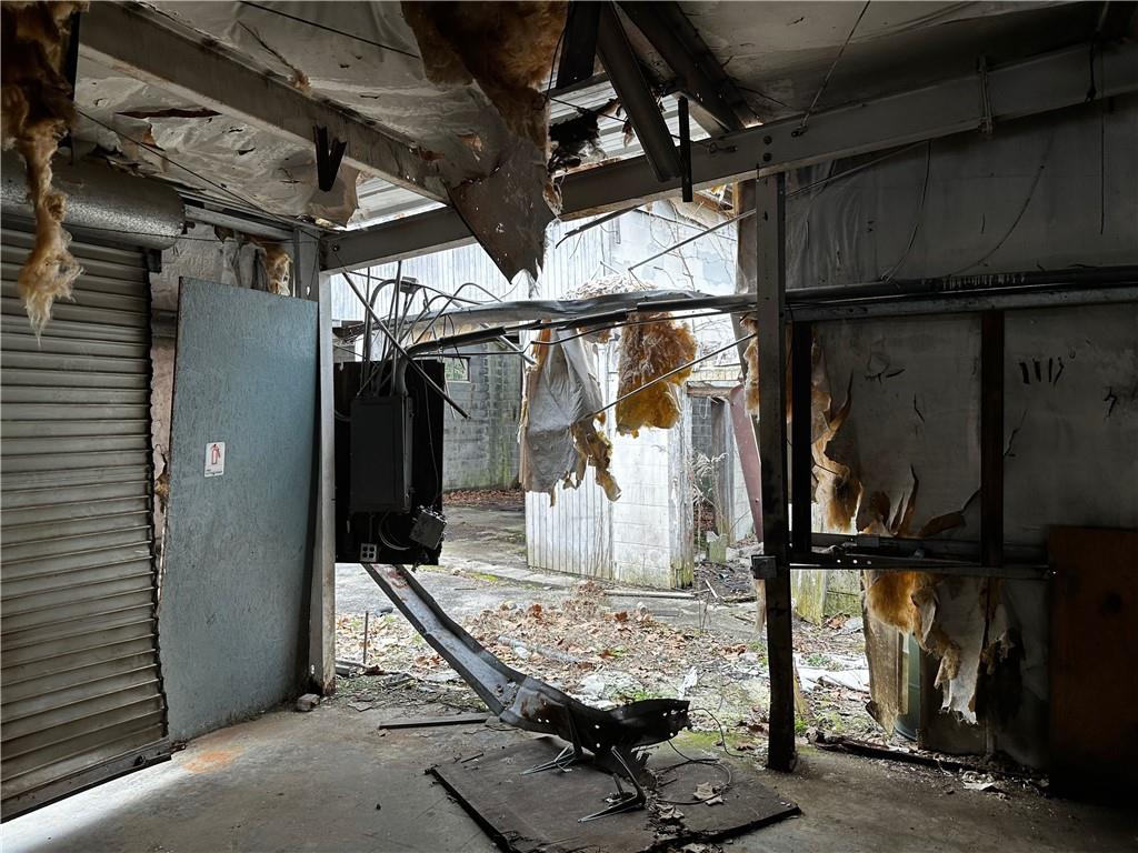 4382 Calhoun Road NE