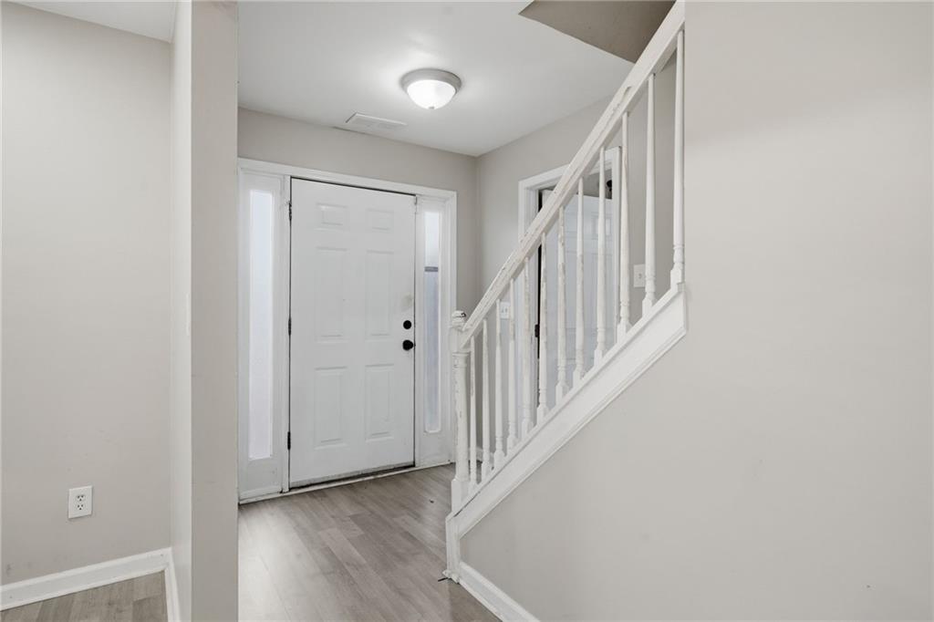 3301 Pine Grove Circle SE