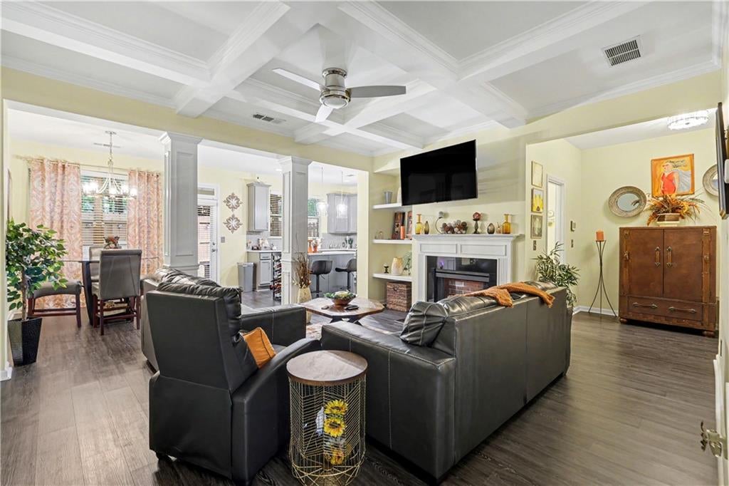 5563 Radford Loop