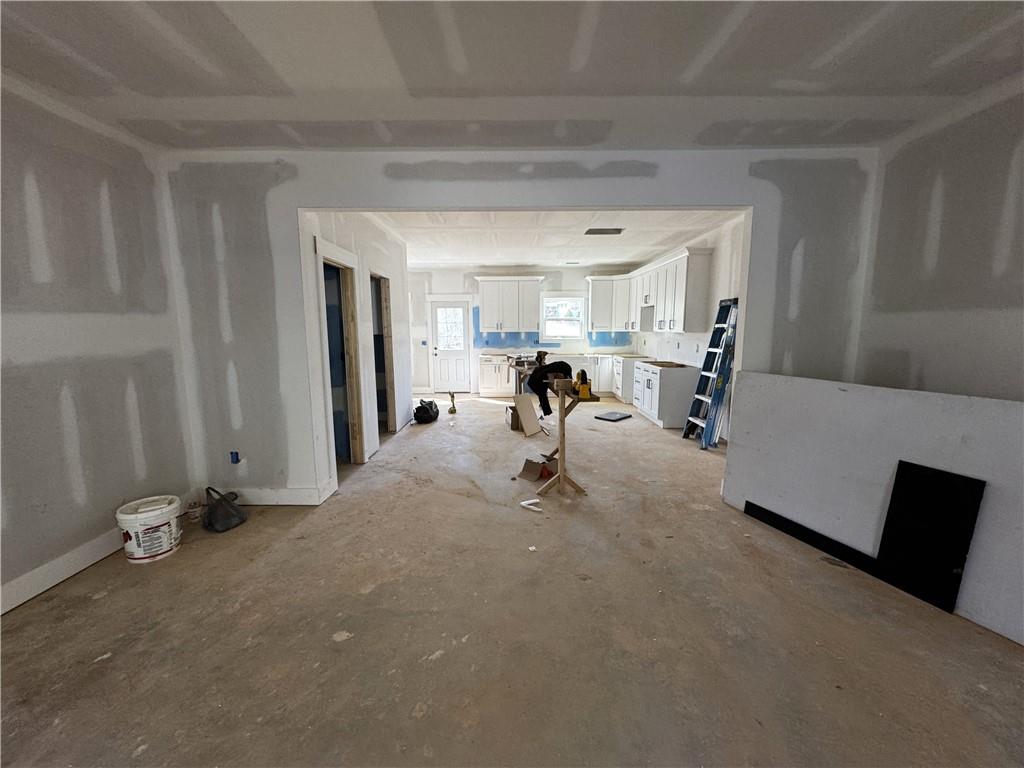 297 Wilshire Road NE