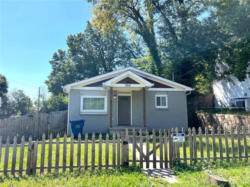 566 Rockwell Street SW