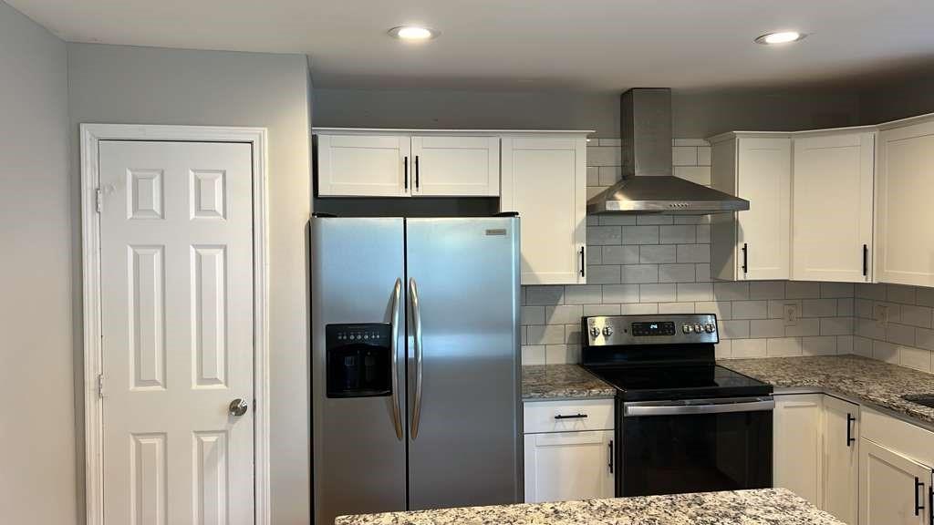 566 Rockwell Street SW