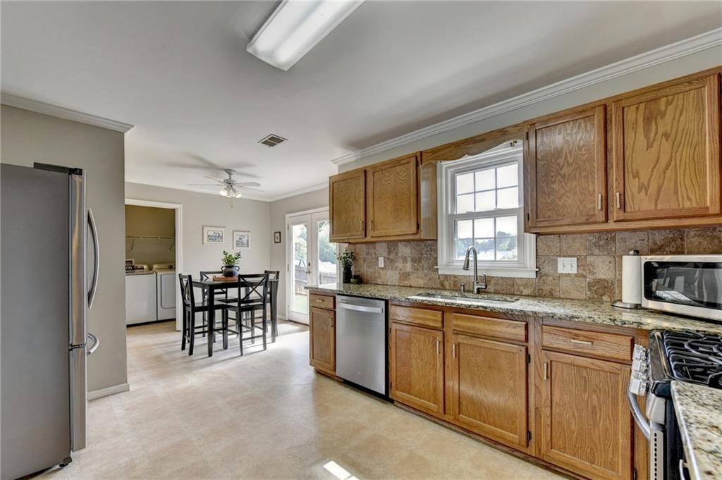 820 Meadowsong Circle