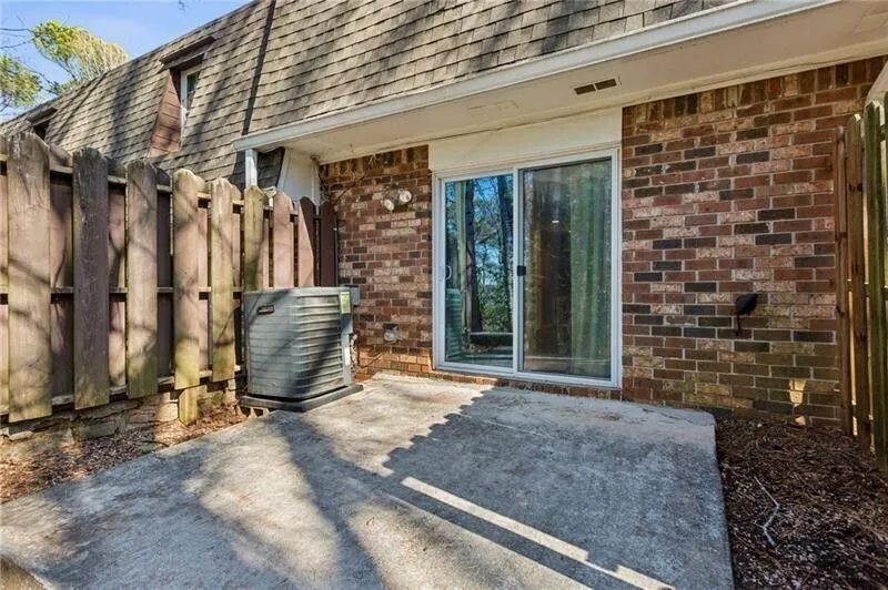 Smyrna, Georgia 30080, United States, 2 Bedrooms Bedrooms, ,2 BathroomsBathrooms,Residential,Active,187077