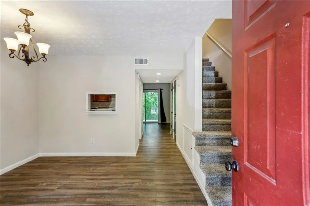 Smyrna, Georgia 30080, United States, 2 Bedrooms Bedrooms, ,2 BathroomsBathrooms,Residential,Active,187077