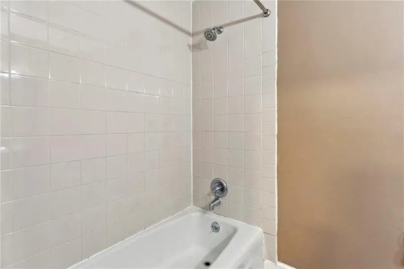 Smyrna, Georgia 30080, United States, 2 Bedrooms Bedrooms, ,2 BathroomsBathrooms,Residential,Active,187077