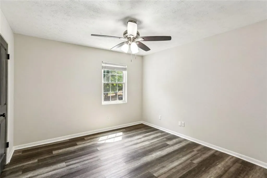 Smyrna, Georgia 30080, United States, 2 Bedrooms Bedrooms, ,2 BathroomsBathrooms,Residential,Active,187077