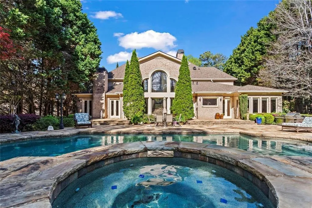 Alpharetta, Georgia 30005, United States, 6 Bedrooms Bedrooms, ,9 BathroomsBathrooms,Residential,Active,111187