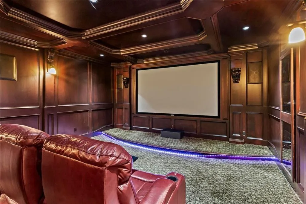 Alpharetta, Georgia 30005, United States, 6 Bedrooms Bedrooms, ,9 BathroomsBathrooms,Residential,Active,111187