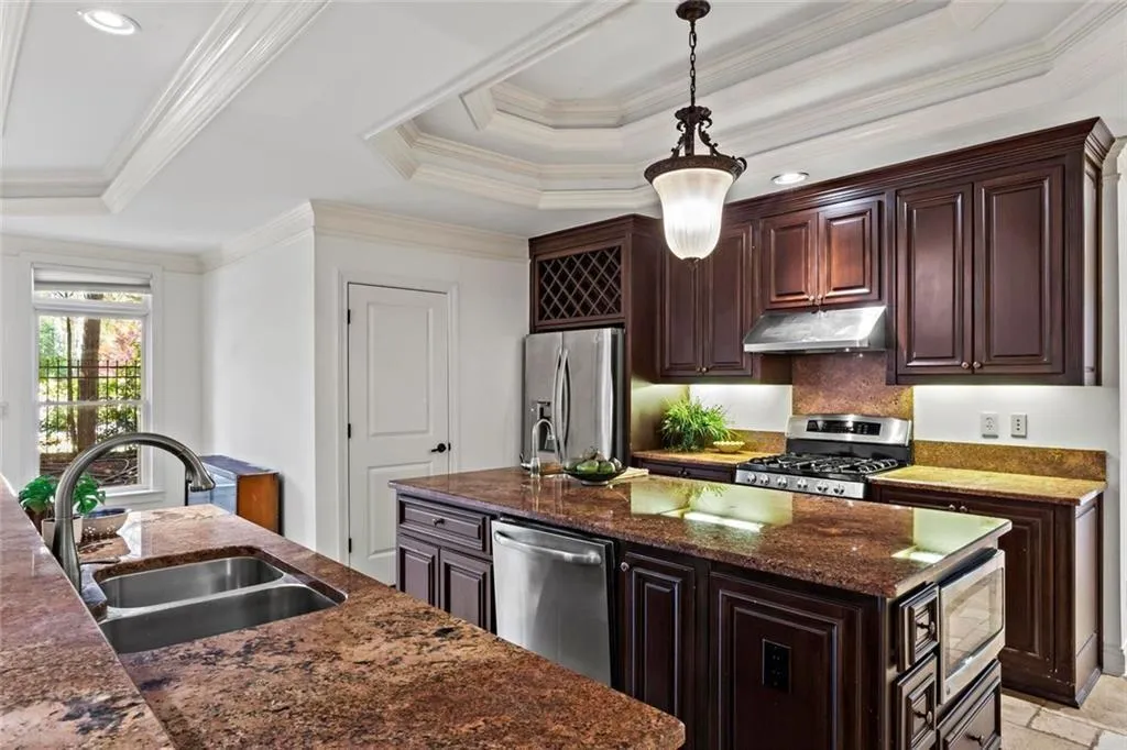 Alpharetta, Georgia 30005, United States, 6 Bedrooms Bedrooms, ,9 BathroomsBathrooms,Residential,Active,111187