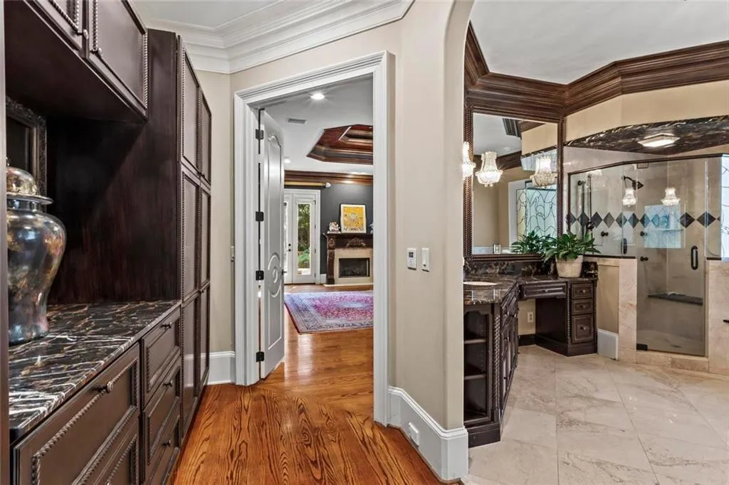 Alpharetta, Georgia 30005, United States, 6 Bedrooms Bedrooms, ,9 BathroomsBathrooms,Residential,Active,111187