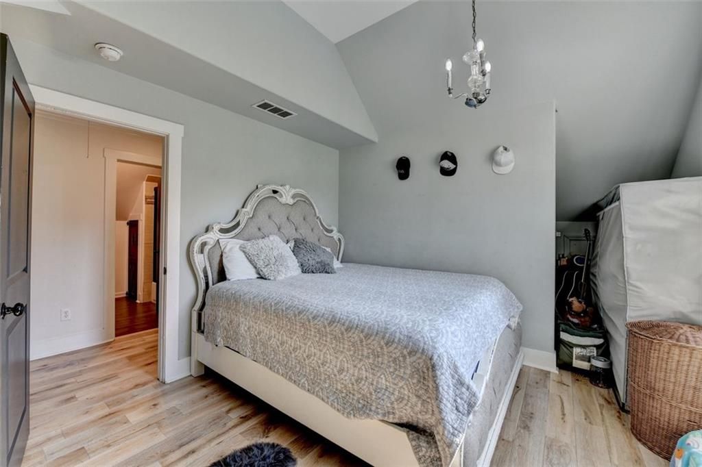 listing image 120