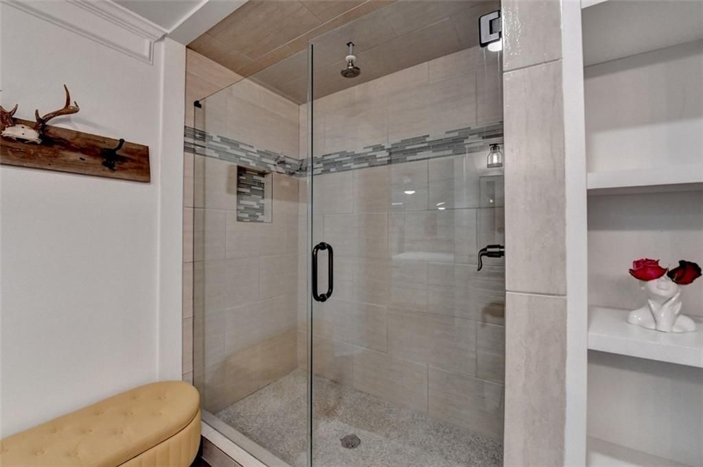 listing image 111
