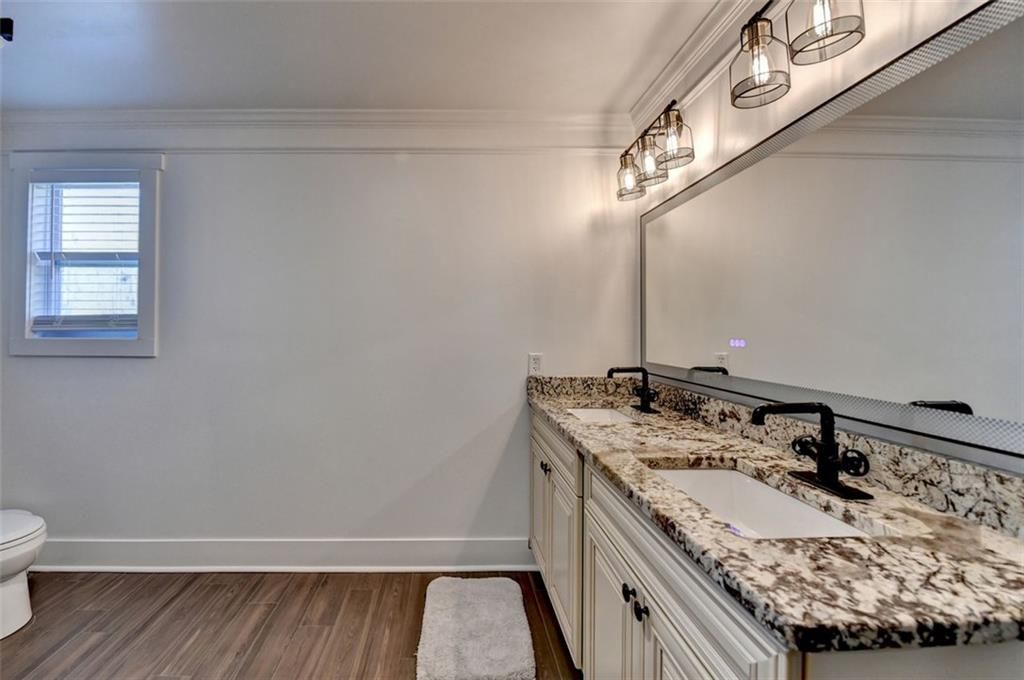 listing image 112