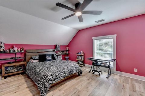 listing image 114